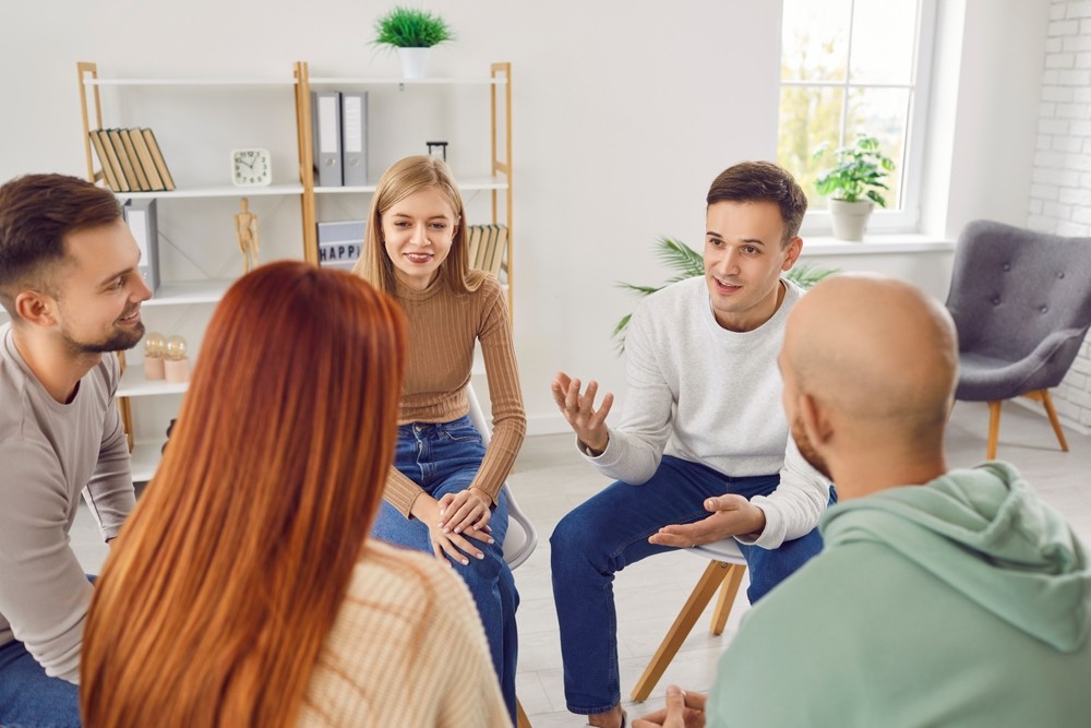Dialectical Behavioural Therapy in Alcohol Rehab Support Group discussing dialectical behavioural therapy in rehab setting